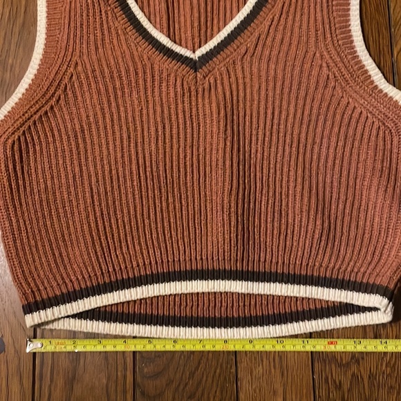 garage brown cropped sweater vest - Picture 5 of 5